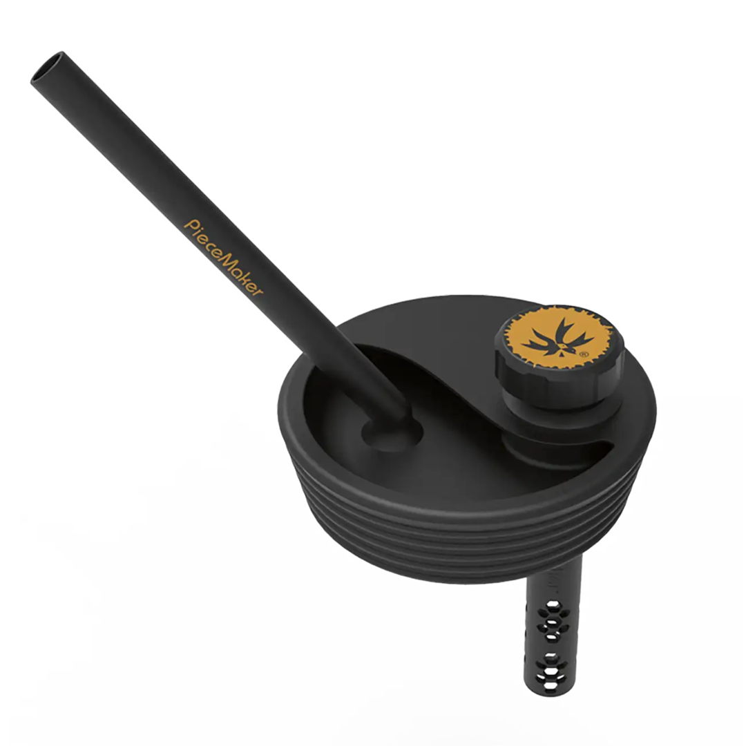 Silikondeckel Kommuter von PieceMaker in Schwarz auf einem Becher