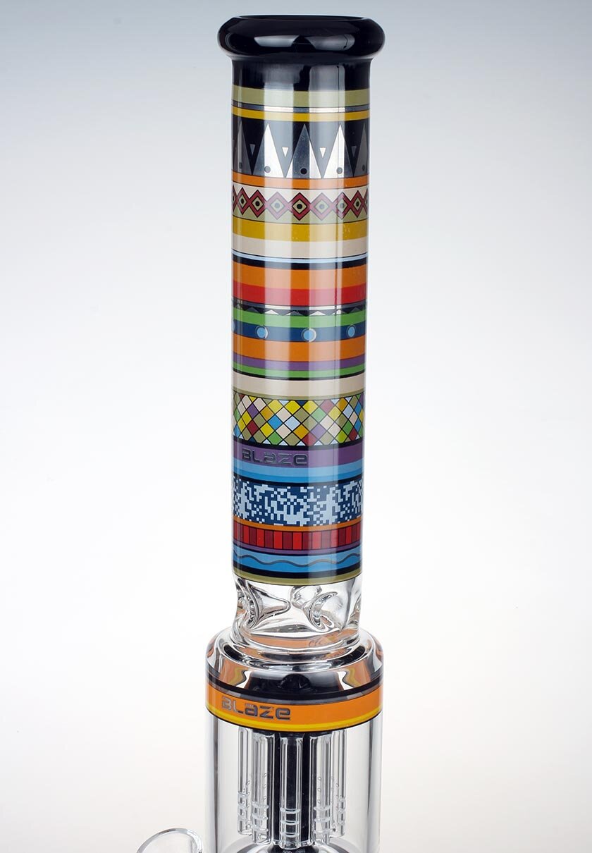 Blaze Totem Glas-Wasserpfeife aus schwarzem Glas mit buntem Print