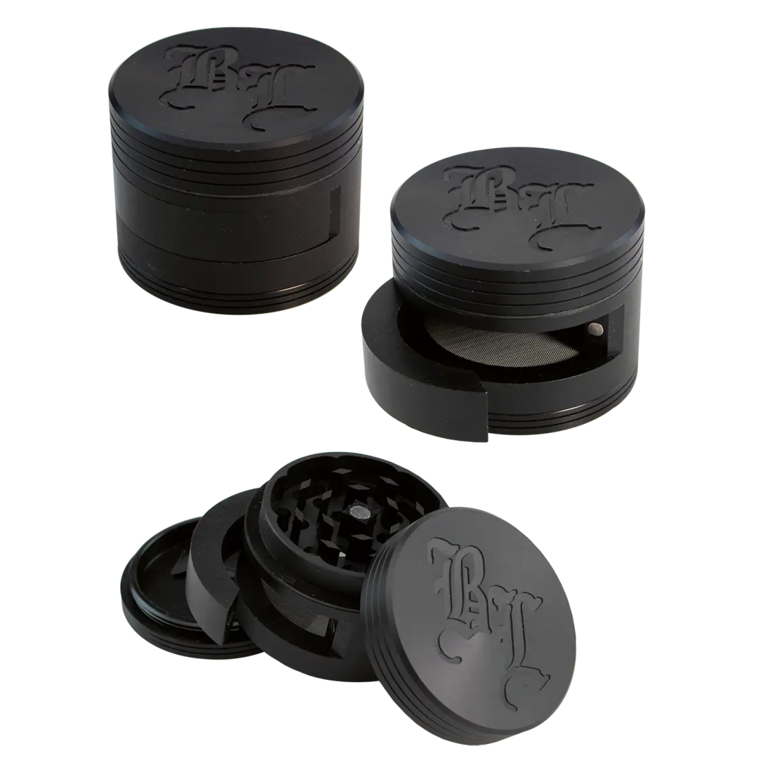 Dreiteilige Alu-Kräutermühle DOOOR von Black Leaf in Schwarz mit Klappe