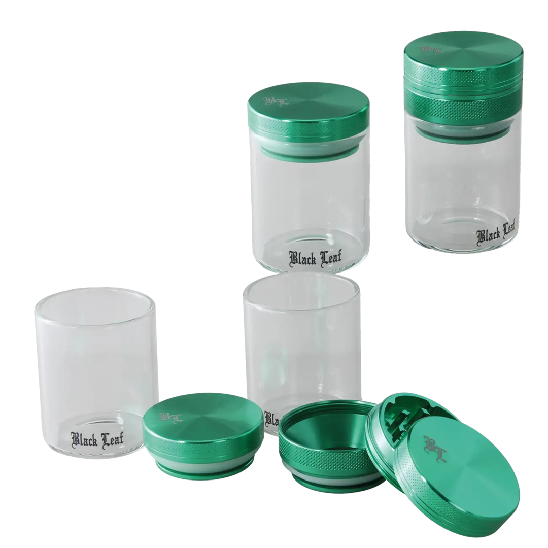 Dreiteilige Alu-Kräutermühle von Black Leaf in Grün mit Vorratsglas