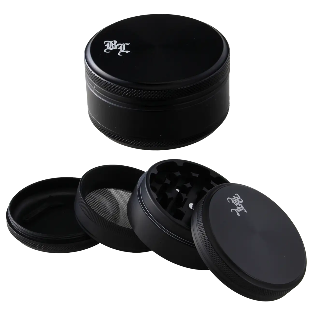 Vierteilige Alu-Kräutermühle von Black Leaf in mattem Schwarz