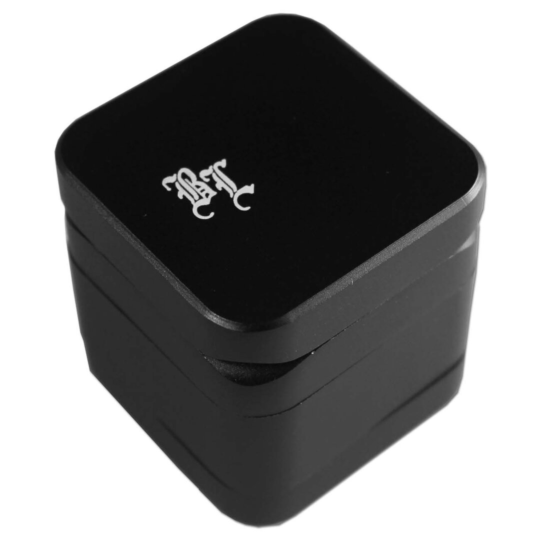 Black Leaf CUBY Kräutermühle in Würfelform aus schwarzem Aluminium