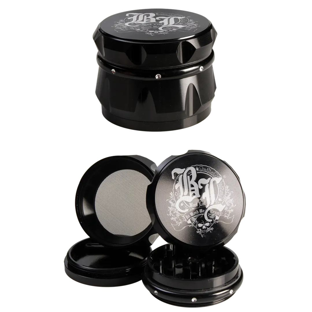 Vierteilige Kräutermühle Crown von Black Leaf in Schwarz