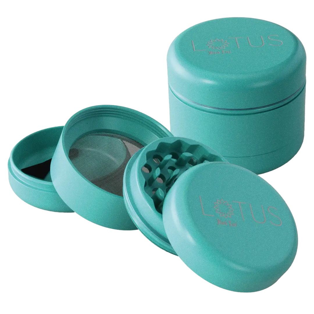 Vierteilige Kräutermühle Lotus von Black Leaf in Türkis mit Keramikbeschichtung