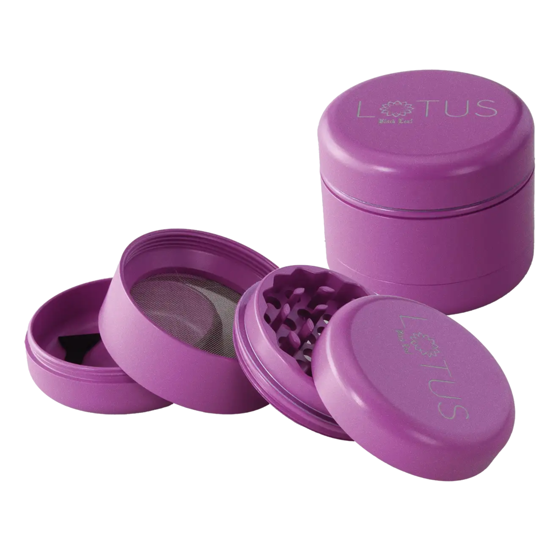 Vierteilige Kräutermühle Lotus von Black Leaf in Violett mit Keramikbeschichtung
