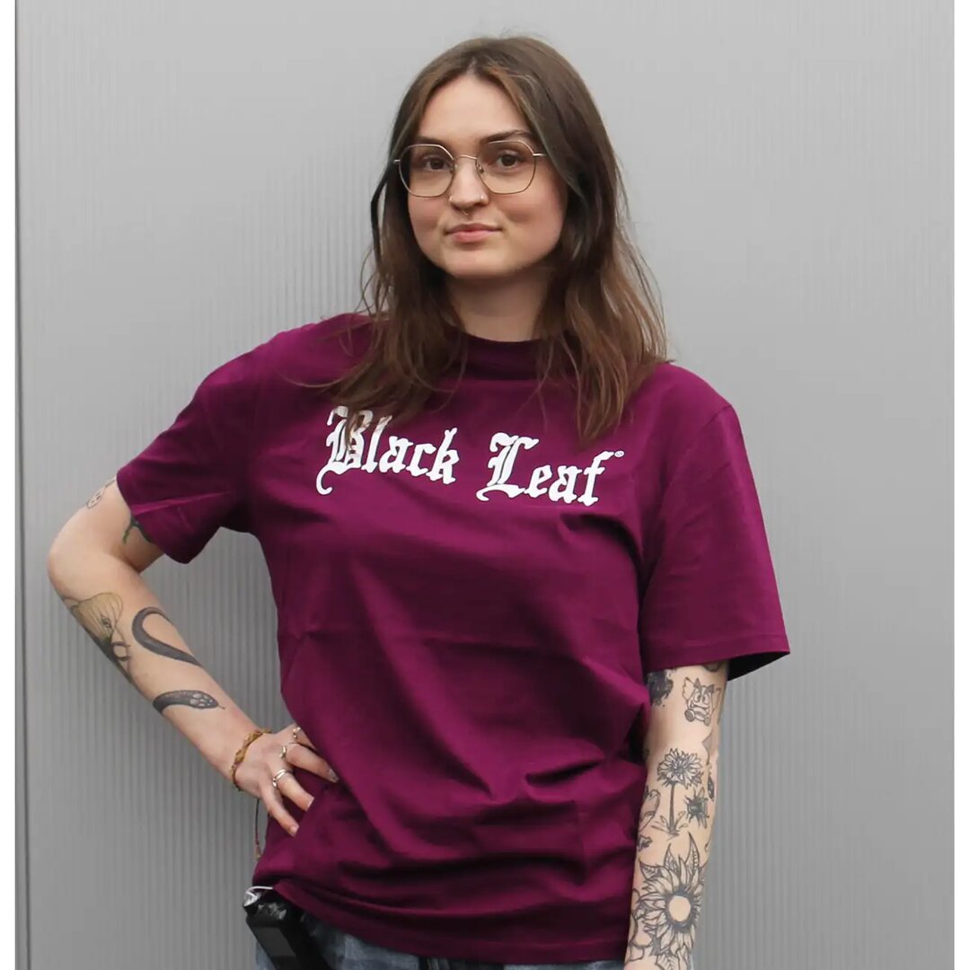 Black Leaf T-Shirt in Astral Purple mit Logodruck, Größe XL