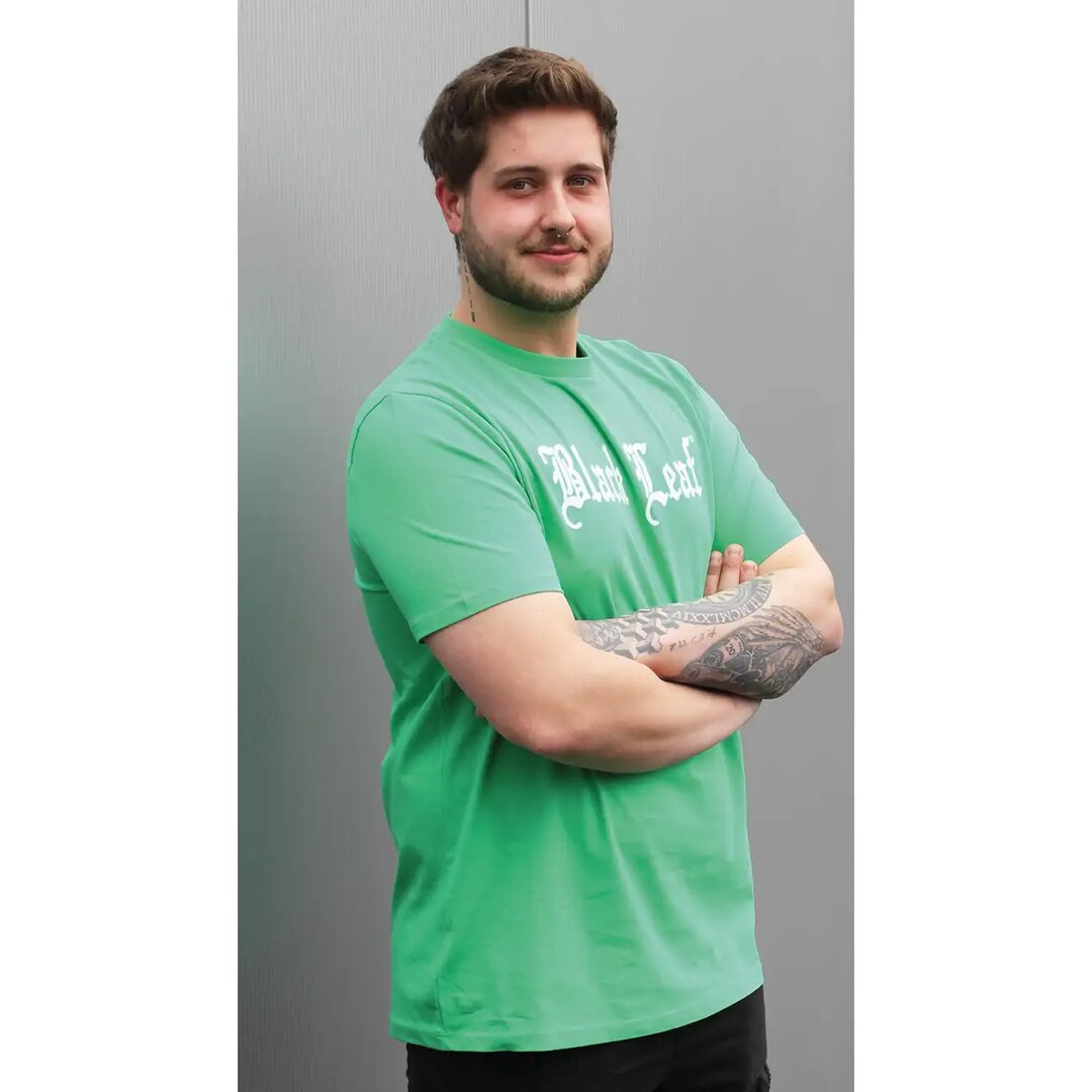 Black Leaf T-Shirt in Spring Green mit Logodruck, Größe L