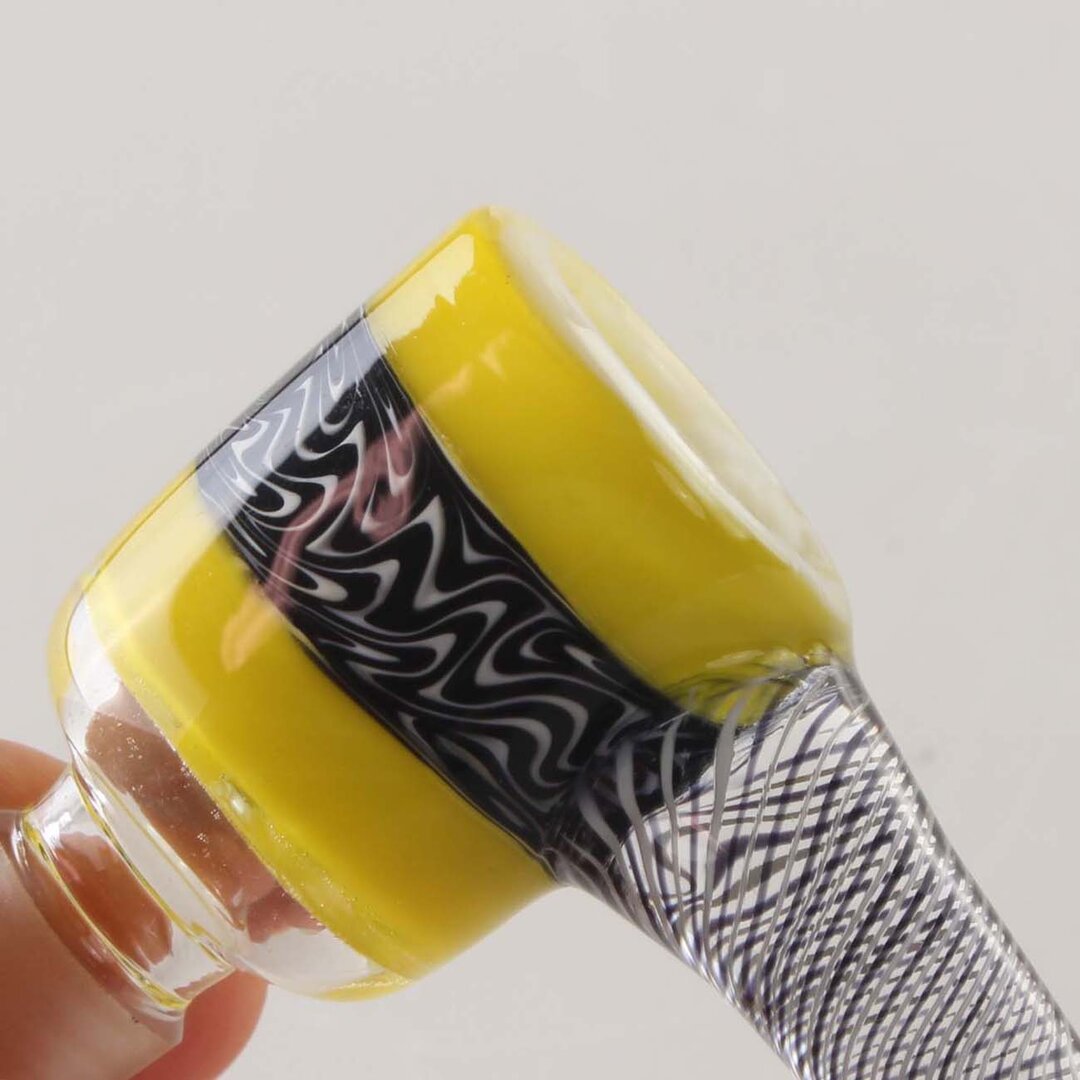 Gelber Glaskopf von Black Leaf mit integriertem Sieb und Lift-off-Griff