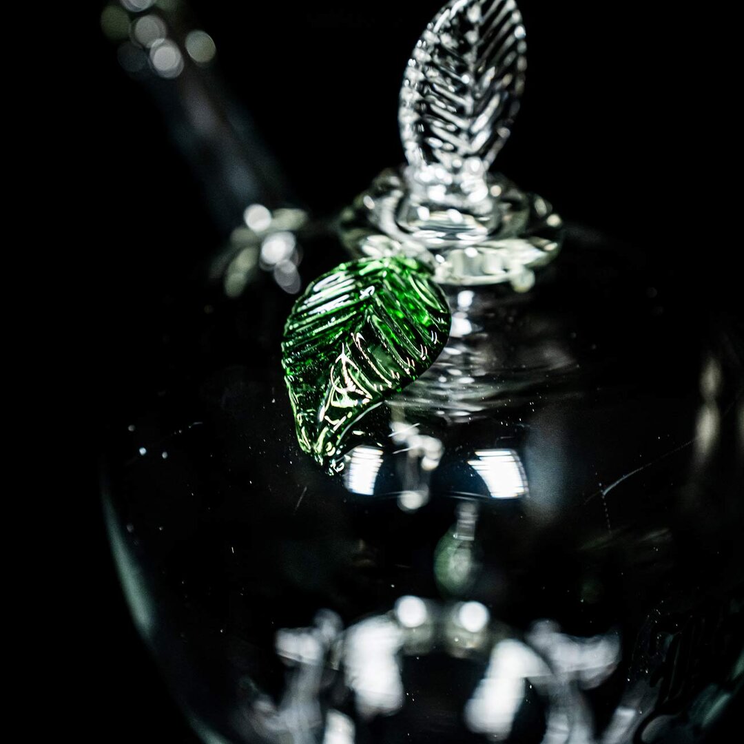 Black Leaf Apfel-Handpfeife aus Borosilikatglas in Apfelform