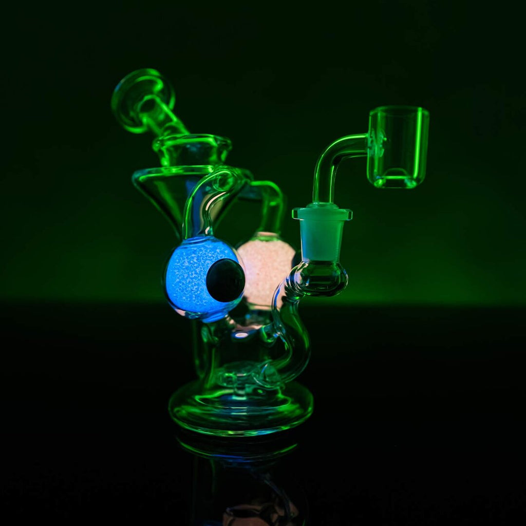 Black Leaf Recycler-Wasserpfeife in Rot und Blau mit leuchtendem Granulat