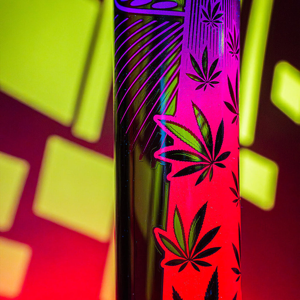 FIRE-FLOW X Black Leaf Zylinder-Wasserpfeife mit UFO-Motiv auf schwarzem Glas