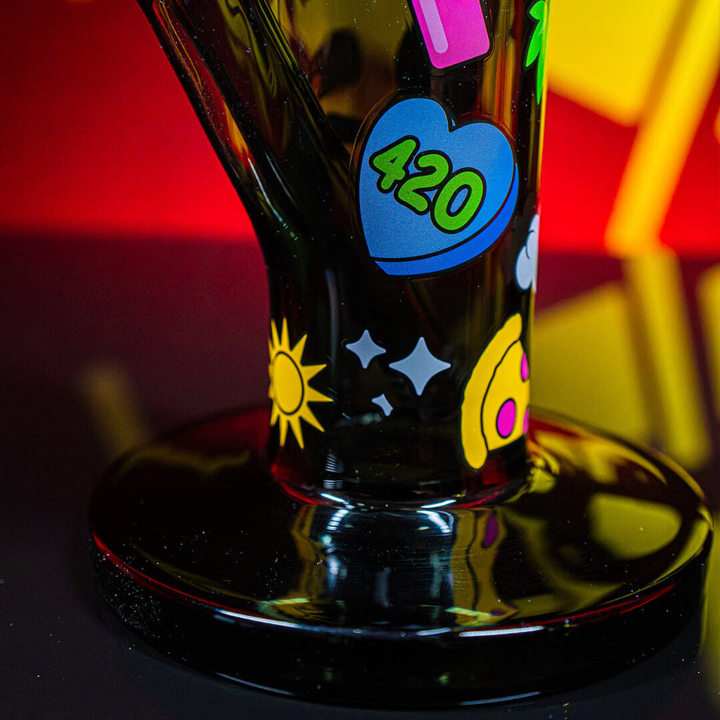 FIRE-FLOW X Black Leaf Zylinder-Wasserpfeife aus grauem Glas mit Clipper-Motiv