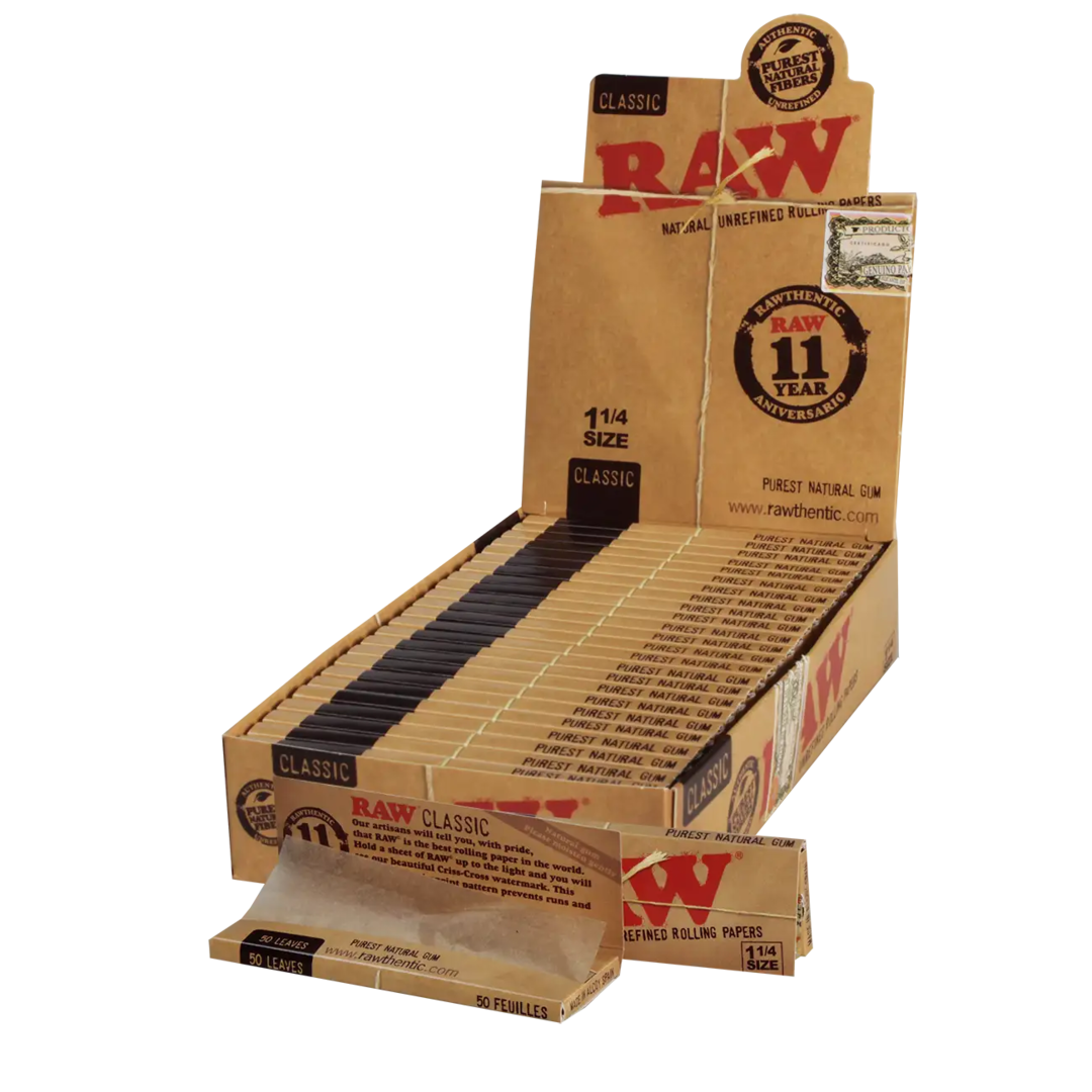 RAW Classic Zigarettenpapier 1¼ Size in Display-Box
